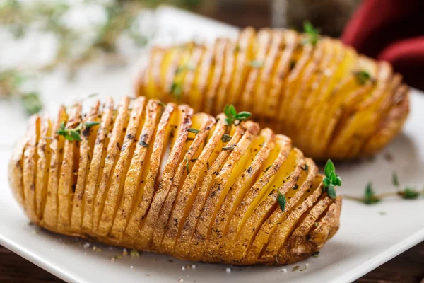 Hasselback картоплі — стокове фото