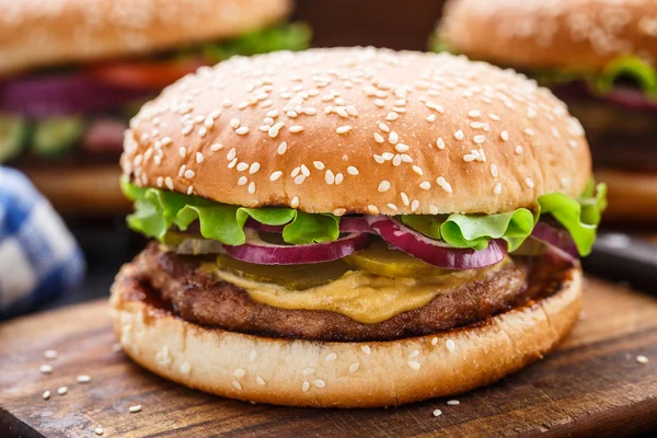 Burger z wieprzowina cutlete — Zdjęcie stockowe