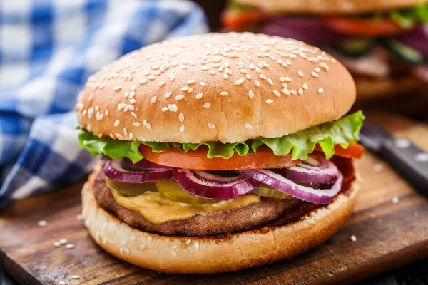 Burger z wieprzowina cutlete — Zdjęcie stockowe