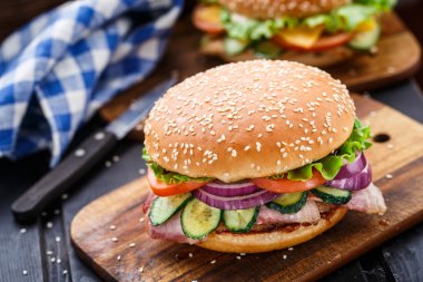 Pastırma burger sebze ve pirzola