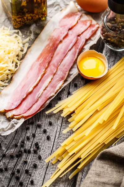 Ingredience pro těstoviny carbonara — Stock fotografie