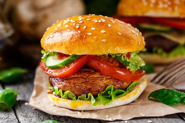 Вегетарианский бургер — стоковое фото