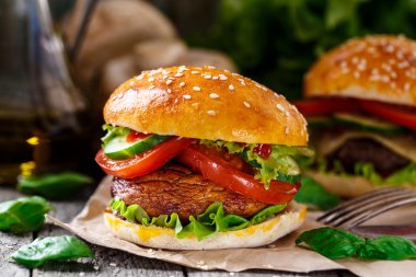 Izgara champignon vejetaryen burger 