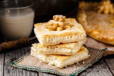 Ev yapımı pasta ile lor dolması