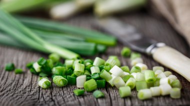 kıyılmış scallions