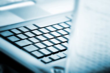 Modern ve şık dizüstü bilgisayar. 