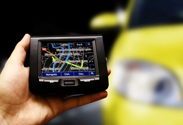 GPS dans une main d'homme . — Photo