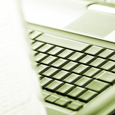 Modern ve şık dizüstü bilgisayar. 