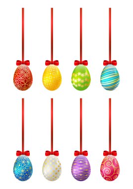 Paskalya yumurtaları kırmızı şeritler