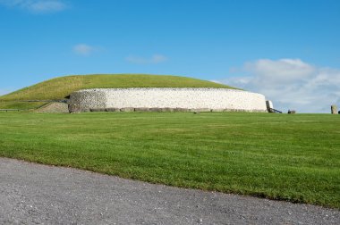 Newgrange passage tomb clipart