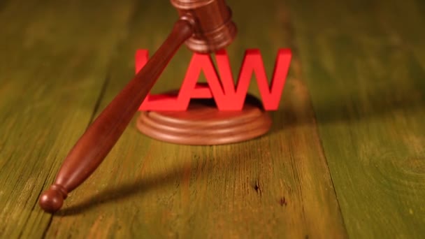 Wooden gavel with Law sign — Stock Video