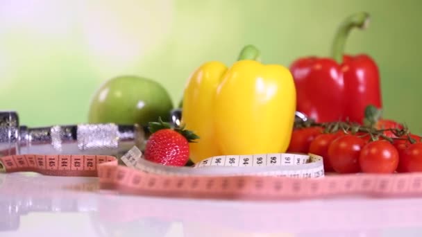 Friss gyümölcs és zöldség — Stock videók
