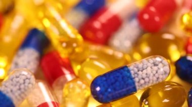 Çeşitli haplarla tıbbi geçmişi