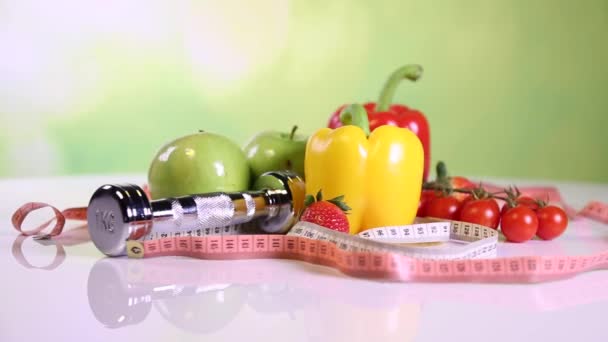Свежие фрукты и овощи — стоковое видео