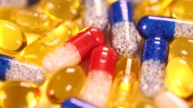 Çeşitli haplarla tıbbi geçmişi