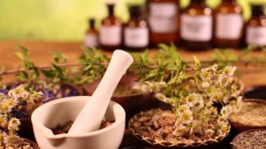 kurutulmuş tıbbi otlar