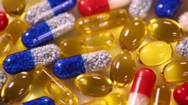 renkli haplar ve kapsüller