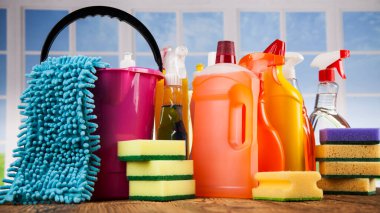 Temizleme ekipmanı ve pencere arkaplanı