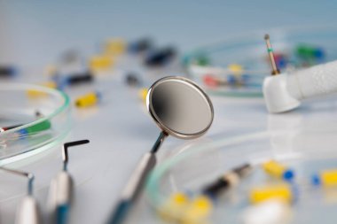 Diş için metal tıbbi ekipman seti