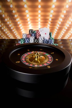 Kumarhanede rulet çarkı çalışıyor, Poker Chips