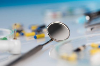 Diş aletleri, sağlık hizmetleri.