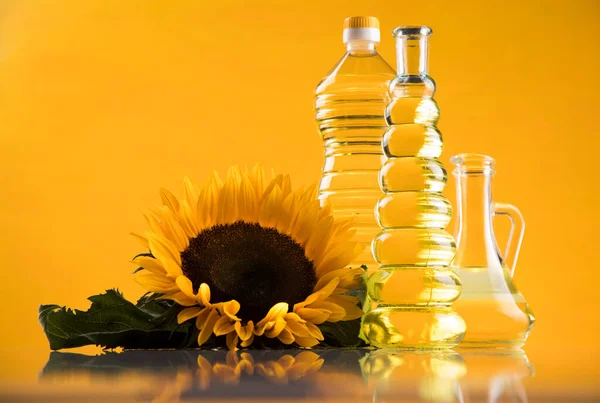 Sonnenblumenöl Speiseöle Flaschen Hintergrund — Stockfoto