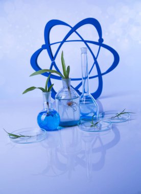 Atom, Kimya Laboratuvarı, cam eşyalar, Genetik olarak modifiye edilmiş bitki.