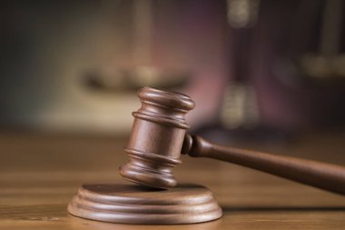 Gavel, hukuk teması, yargıç kavramı tokmağı.