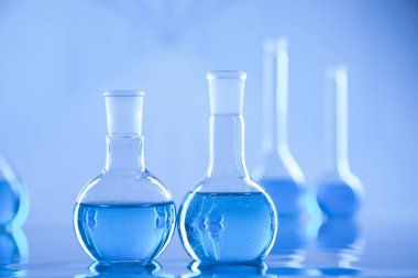 Kimyasal deney için geliştirme, Bilimsel cam eşyalar