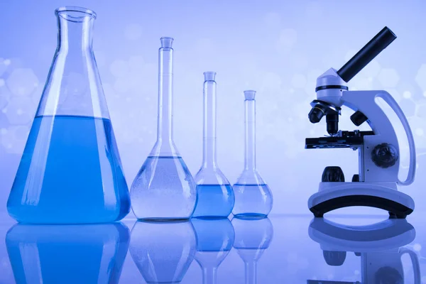 Entwicklung Wissenschaftliche Gläser Für Chemische Experimente — Stockfoto