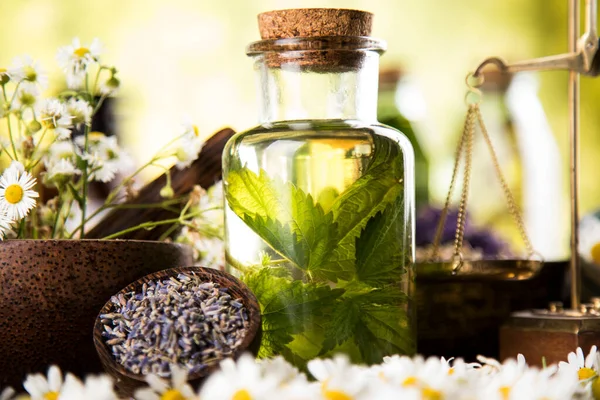 Olie Natuurlijke Geneeskunde Houten Tafel Achtergrond — Stockfoto