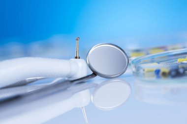 Diş hekimi, ekipman ayarlama araçları