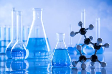 Laboratuvar ekipmanları, cam dolu arkaplan