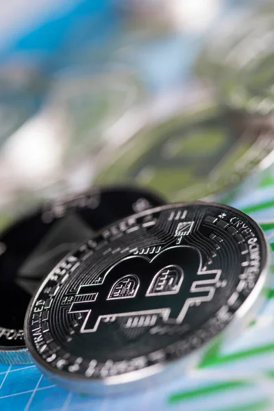 Cryptocurrencys Nowe Pieniądze Cyfrowe Bitcoin Litecoin Monety Eteryczne Zamknąć — Zdjęcie stockowe