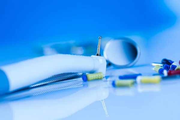 Equipo Dentista Sobre Fondo Azul — Foto de Stock