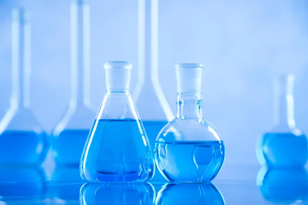 Науковий Скляний Посуд Хімічного Експерименту Лабораторне Обладнання — стокове фото