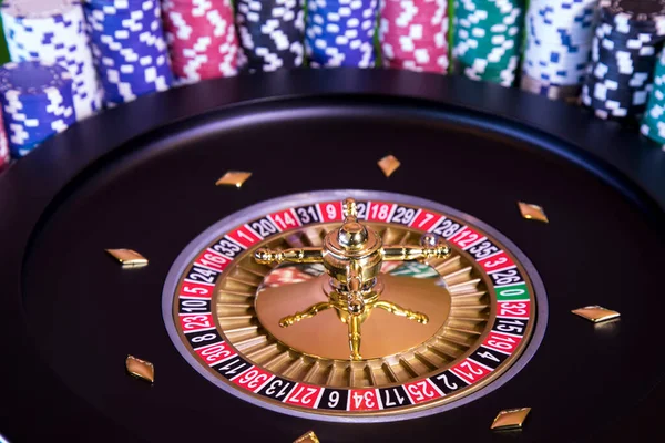 Roulette Hjul Körs Ett Kasino Royaltyfria Stockfoton