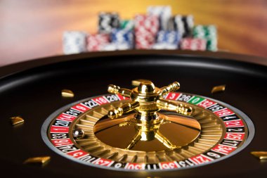 Kumarhane geçmişinde hareket halindeki rulet çarkı