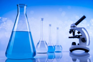 Laboratuvar Araştırma ve Geliştirme. Kimyasal deney için bilimsel cam eşyalar