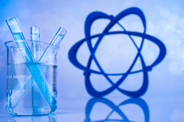 Laborforschung Und Entwicklung Wissenschaftliche Gläser Für Chemische Experimente — Stockfoto