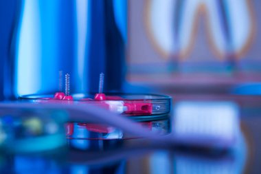 Diş sağlığı sembolleri Diş fırçası, yapıştırıcı