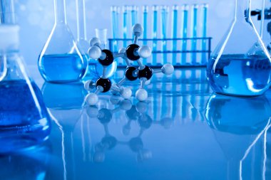 Laboratuvar ekipmanları, cam dolu arkaplan