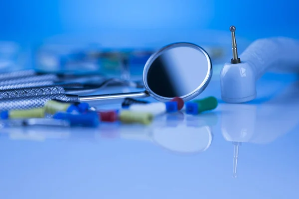 Conjunto Instrumentos Dentários Cuidados Saúde — Fotografia de Stock