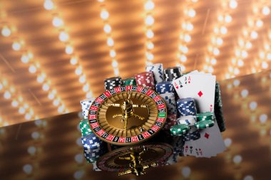 Kumarhane geçmişinde hareket halindeki rulet çarkı