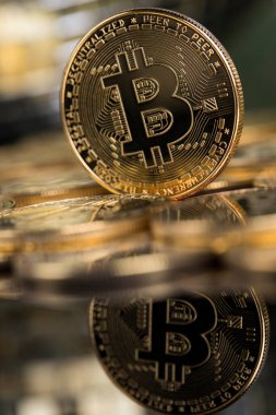 Bitcoin bir kripto para birimi ve dünya çapında ödeme, teknoloji konsepti