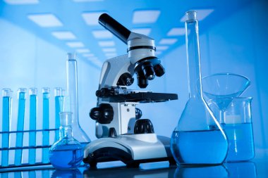 Laboratuvar Araştırma ve Geliştirme. Kimyasal deney için bilimsel cam eşyalar