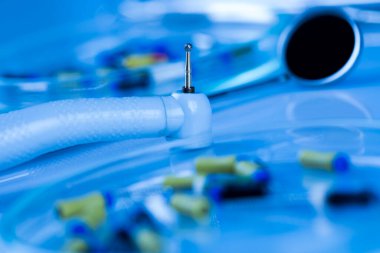 Diş hekimi, ekipman ayarlama araçları