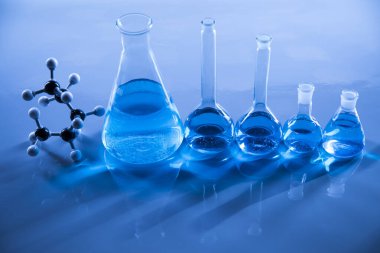 Laboratuvar ekipmanları, cam dolu arkaplan