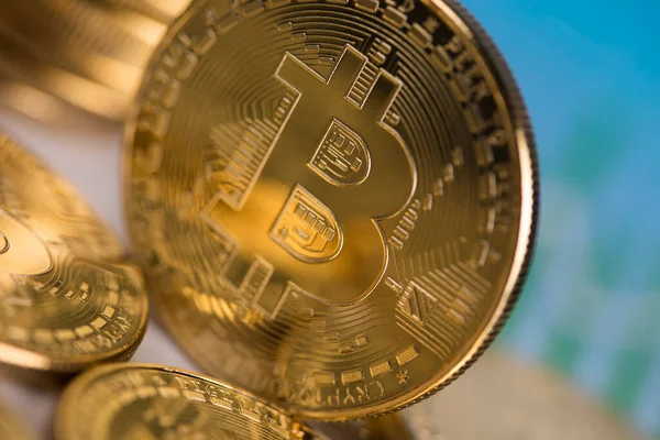 Bitcoins Nuevo Concepto Dinero Virtual Carta Financiera —  Fotos de Stock