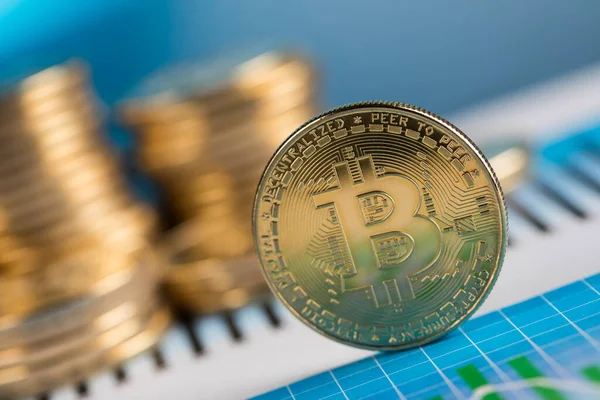 Gráfico Concepto Criptomoneda Virtual Moneda Oro Bitcoin — Foto de Stock